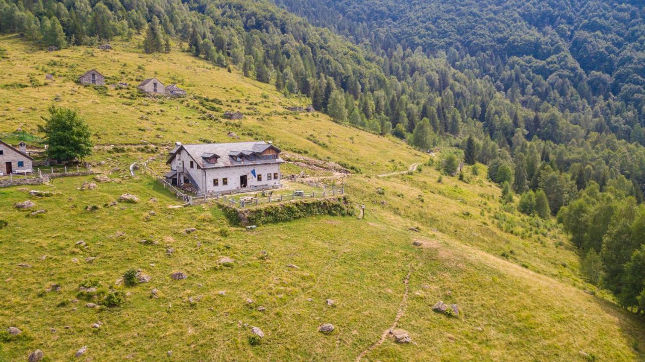הוסטל Trontano Rifugio Parpinasca מראה חיצוני תמונה