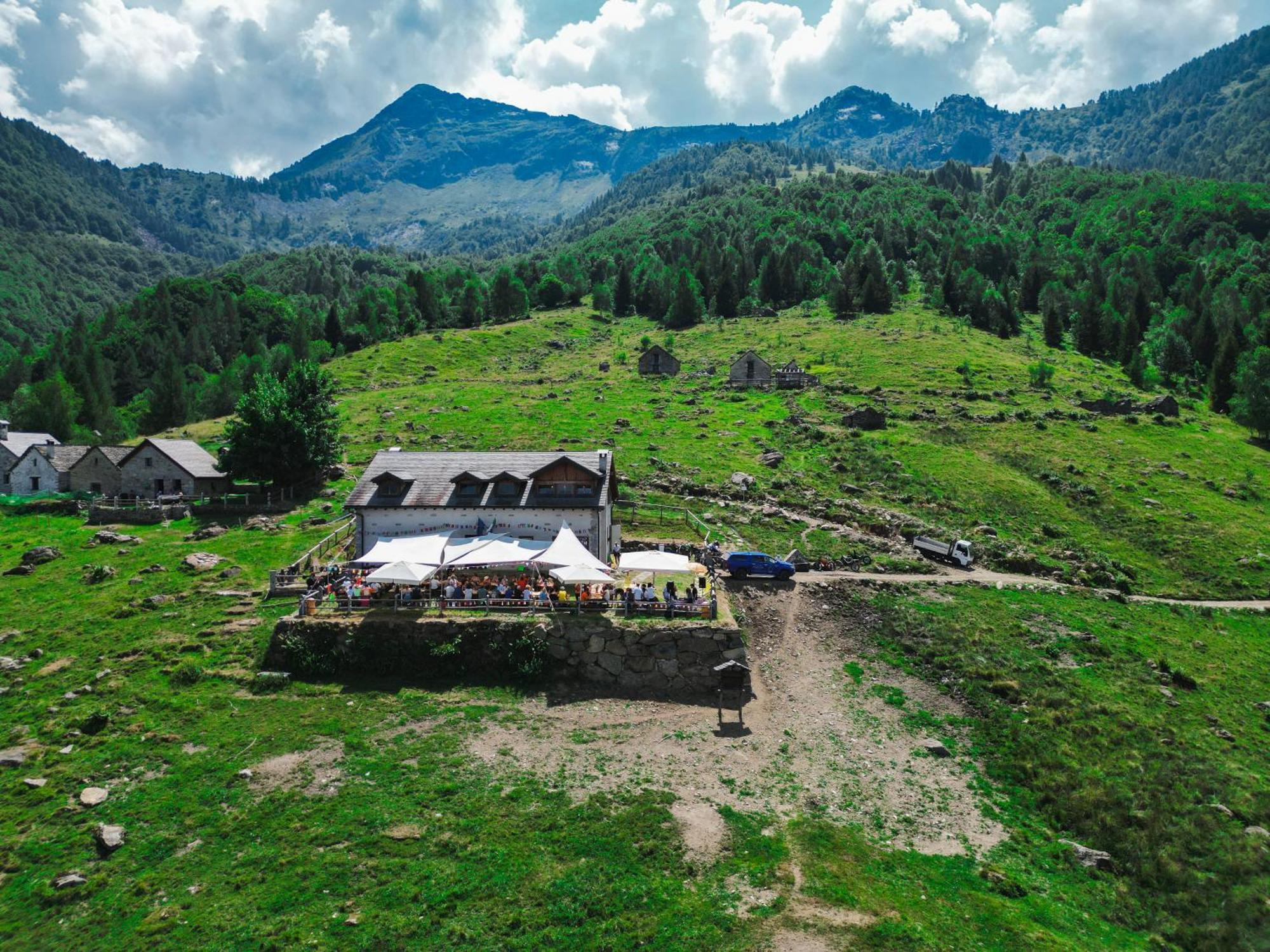 הוסטל Trontano Rifugio Parpinasca מראה חיצוני תמונה